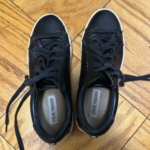 Steve Madden black leather sneakers size 7.5